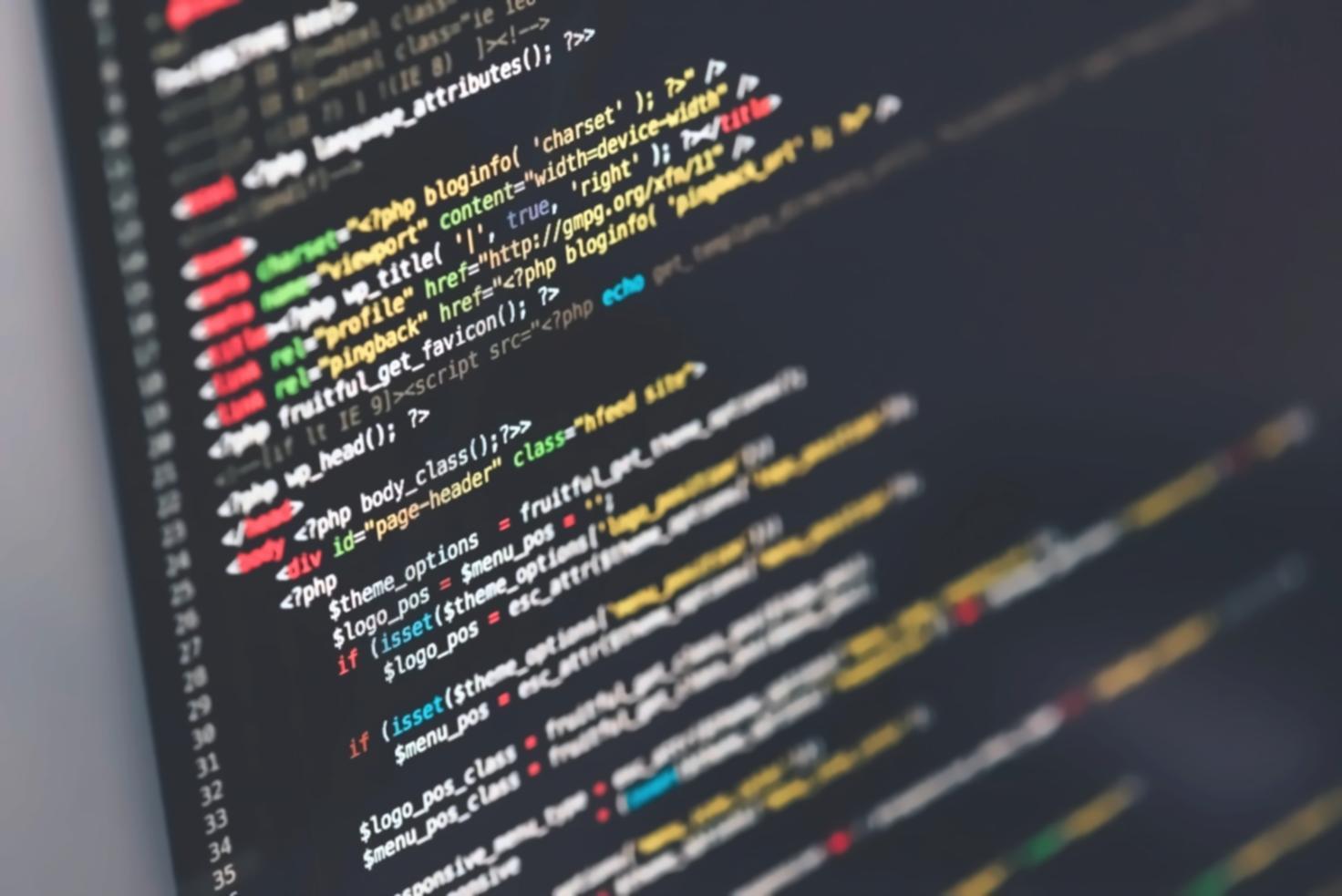 Facylitator prowadzi analizę procesów finansowych z grupą